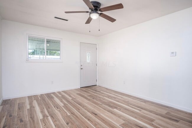 Photo - 977 Hilock Rd