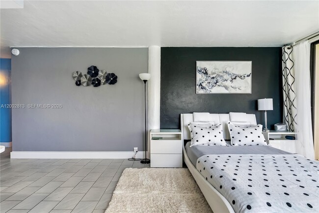 Photo - 6484 Indian Creek Dr Unit 317