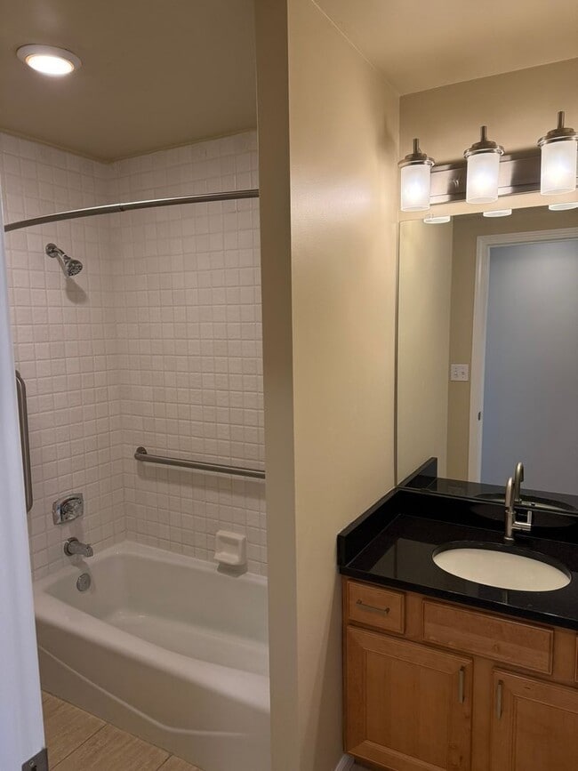 525 S Burdick St Unit 4106
