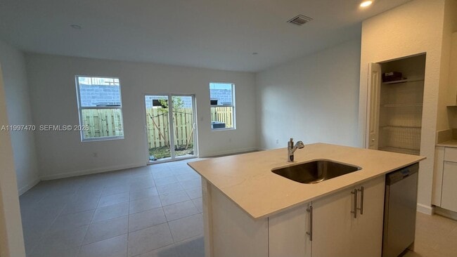 Photo - 1077 NW 2nd Ter