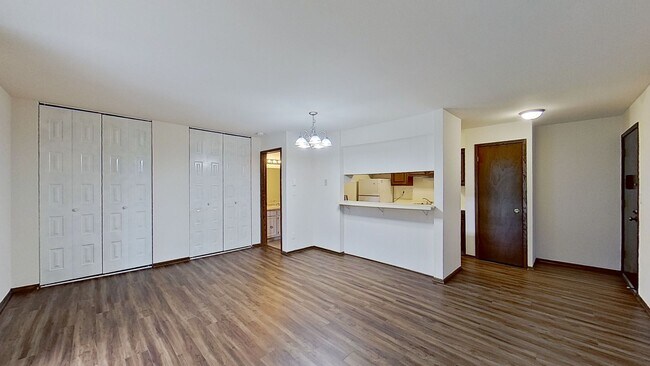 N76-W14611 Market Dr Unit 74
