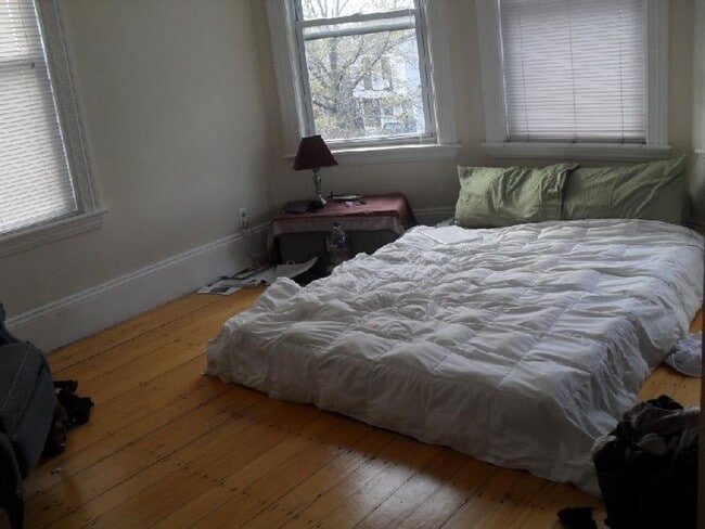 Photo - Spacious 4 Bedroom Available 9/1 - On the Green Line 7 mins to BU/ Northeastern