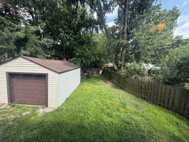 Photo - Three bedroom one bathroom home for rent