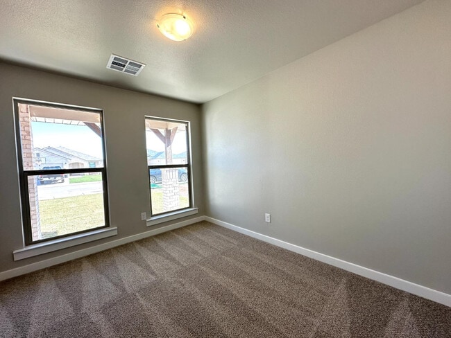 Photo - 1711 142nd St