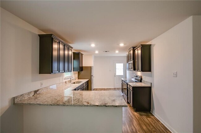 Photo - 617 Riverdale Dr