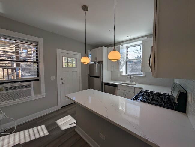 Photo - 3935 N Janssen Ave Unit 3941-1E