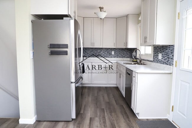 Photo - Single Family Home in SE Rochester Availab...