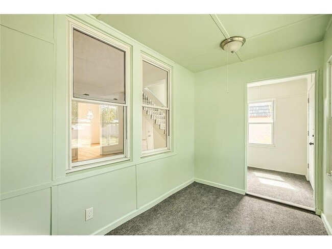 Photo - 610 Fairview Ave N