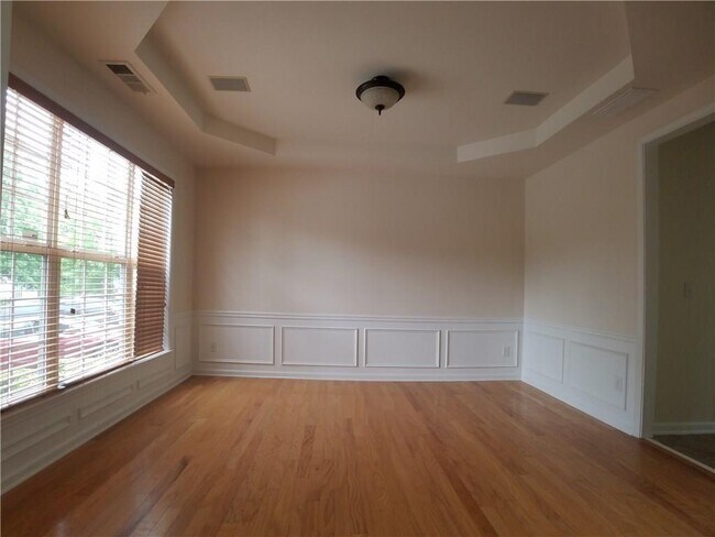Photo - 603 Friars Head Ct NE