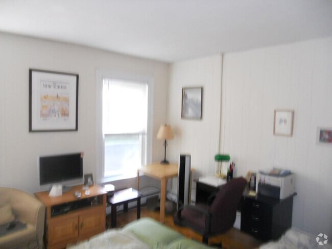 Building Photo - 1 Ashford Ct Unit 1 Rental