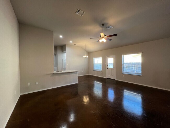 Photo - Luxury 3/2 Duplex in Seguin, Texas