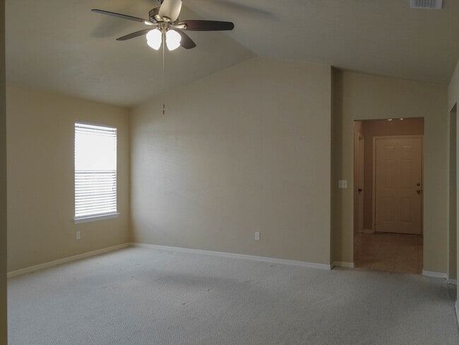 Photo - 3 Bed 2 Bath in Walnut Creek, Great NW Gainesville Location