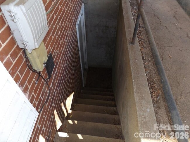 Photo - 1024 8th St NE