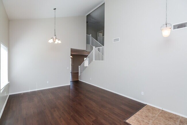 Photo - 960 N 168th Dr