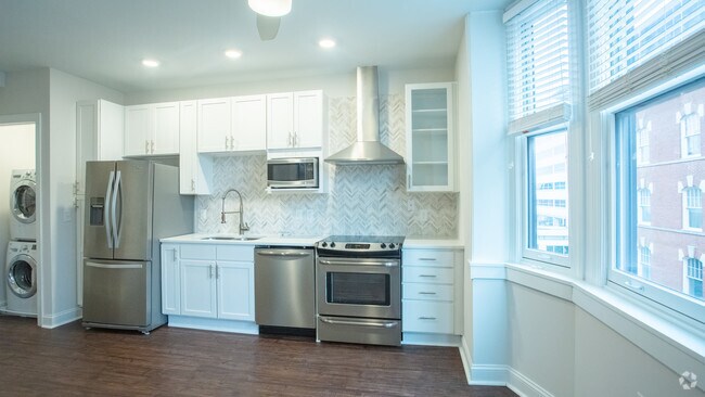 1HAB, 1BA - Weston - The Loraine