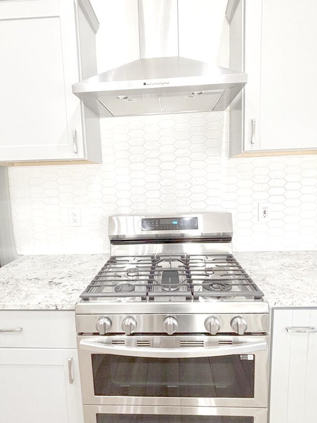 Photo - 5311 E Danbury Rd