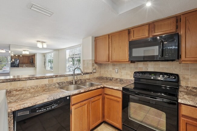 Photo - 7618 Colonial Ct