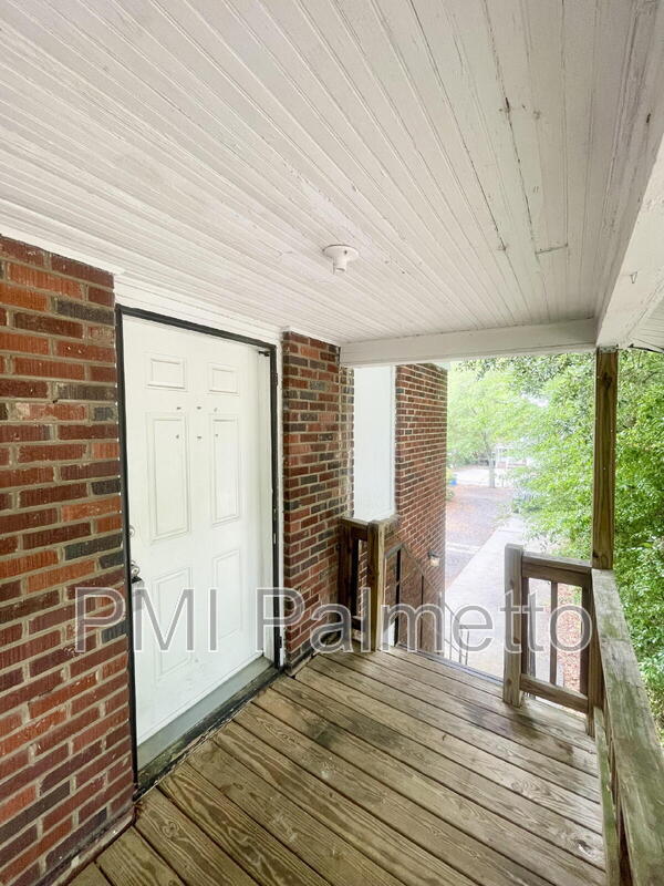 Photo - 1717 Burnham St