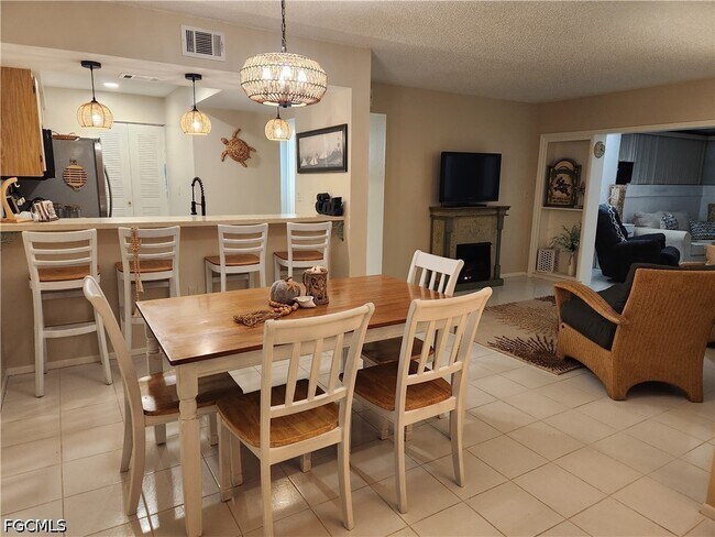 1064 Villa Dr Unit C103