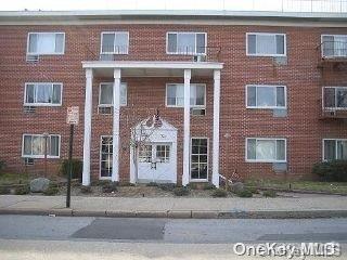 Building Photo - 22 N Forest Ave Rental