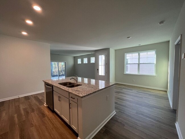 Photo - 143 Holloway Hill