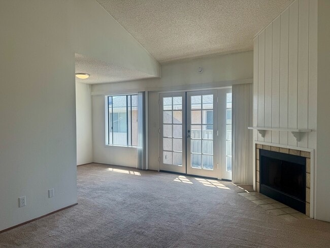 Building Photo - 5655 Riley St Unit 208