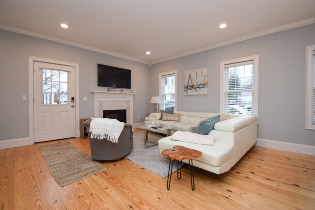 Photo - 19 Eustis Ave
