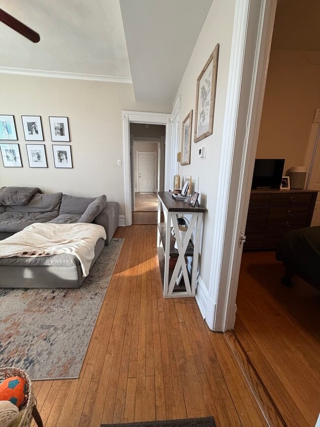 Photo - 3730 N Sheffield Ave Unit 3R