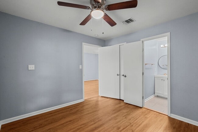 Building Photo - 7405 Carver Ave