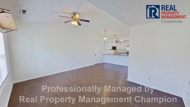 Building Photo - Freshly Updated 3 BD/2 BA Home with Garage, Fenced Yard Near Smith Creek Park