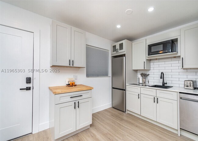 Photo - 3321 NW 19th St Unit C