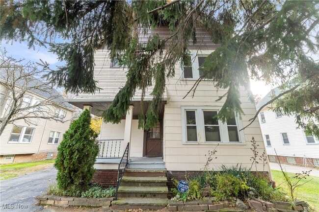 Building Photo - 19792 Pasnow Ave Unit UP