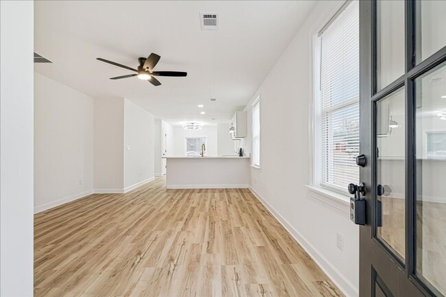 Photo - Spacious 4BR/2BA Home with 1,387 Sq Ft — Prime Memphis Location!