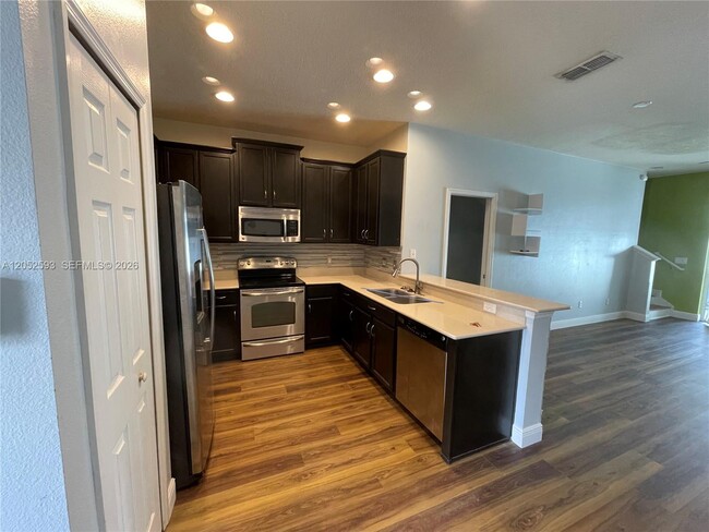Photo - 9038 Shepton St