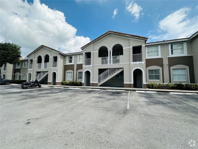 Building Photo - 1658 SE 28th Ct Unit 104 Rental