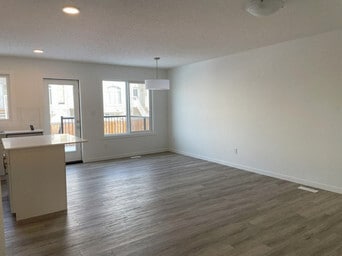 Photo - 905-172 172 St SW