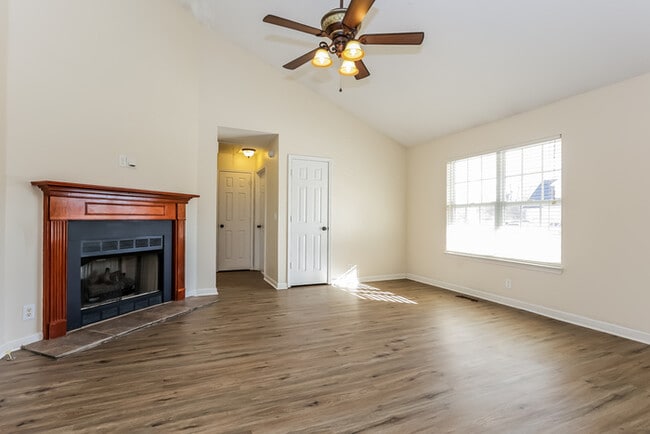 Photo - 737 Stone Hedge Dr