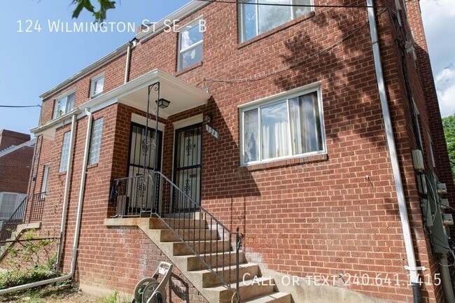 Building Photo - 124 Wilmington Pl SE Unit B