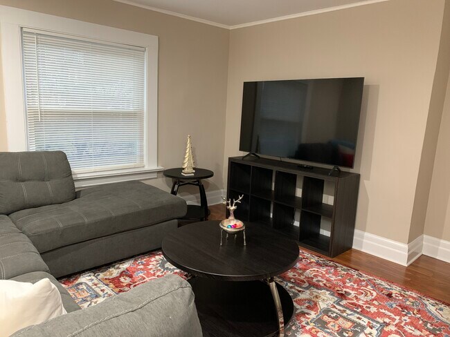 Photo - 9 Francis Pl Unidad Fully Furnished 4 BR APT