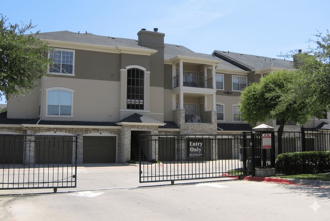 Photo - Bentley Place Apartments
