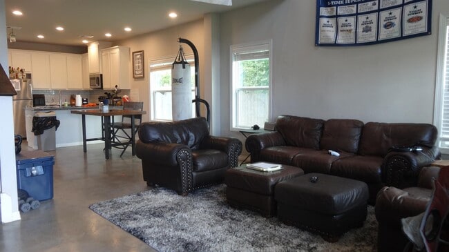 Photo - 3104 Green St