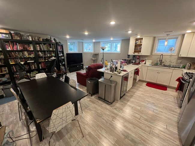 Photo - 116 Holland St Unit #1A