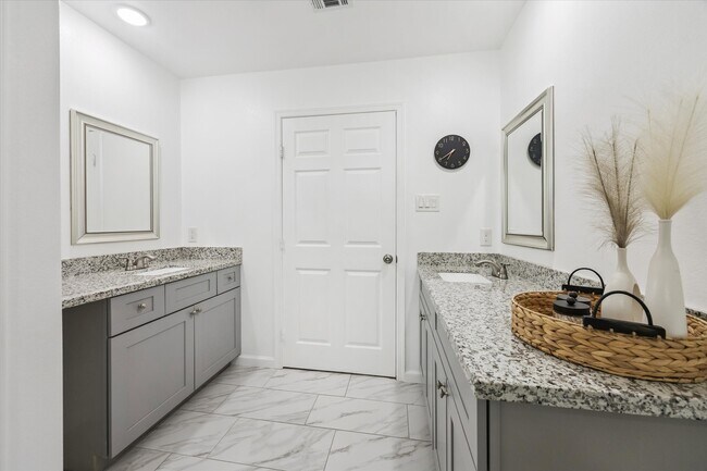 Photo - 2631 Stevens St