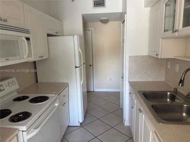 7085 Nova Dr Unit 203