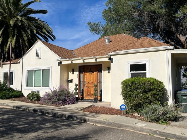 Building Photo - 41 Grace Ter