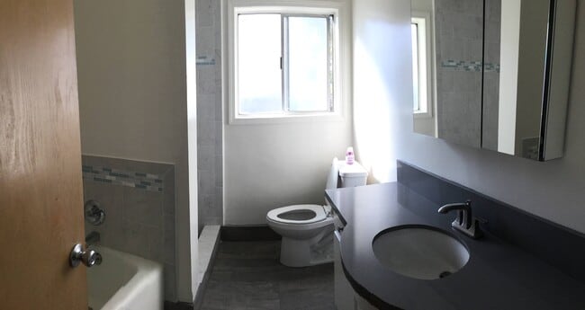 Photo - 942 N Gardner St