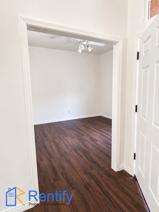 Photo - 4 bed, 2.5 bath home in NW Bakersfield - Gardener included