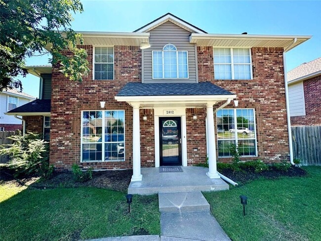 Building Photo - 2812 Eaton Dr