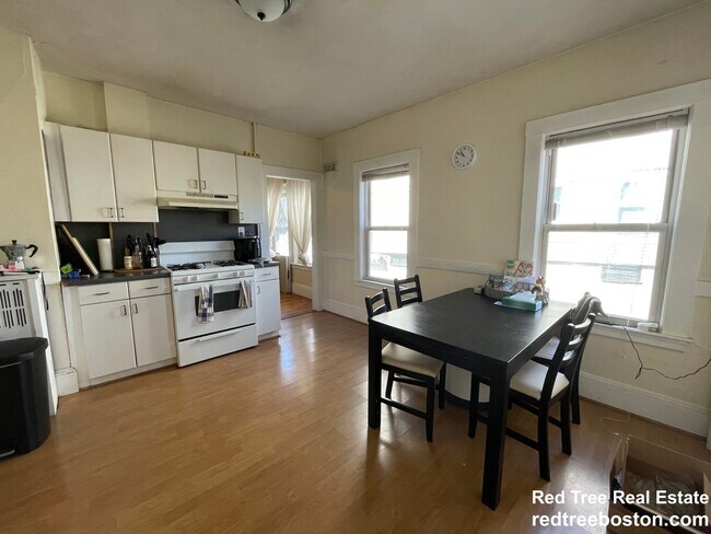 Photo - 97 Kilsyth Rd Unit 1