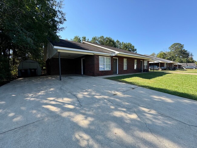 Building Photo - 32 Wilma Dr NW Unit 32 Willma Drive